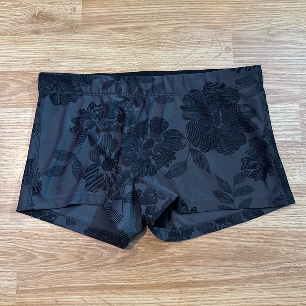 New Balance 2” Shorts - size M